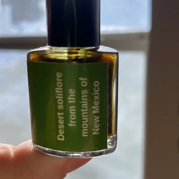 DRYLAND WILDS / Pure Pinon Soliflore Perfume / Like new - Picture 2 of 2